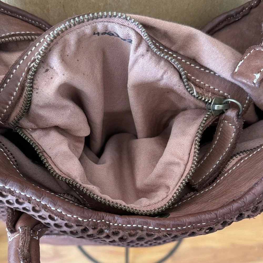 Sundance leather mesh